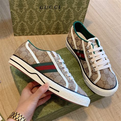 tenis blancos gucci mujer|gucci retro sneakers.